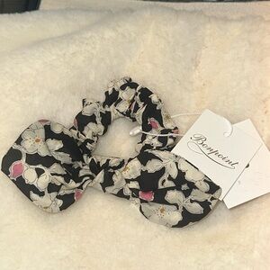 Bonpoint hair scrunchie